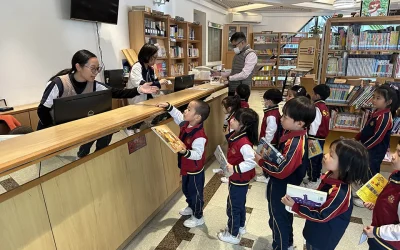 到圖書館閱讀