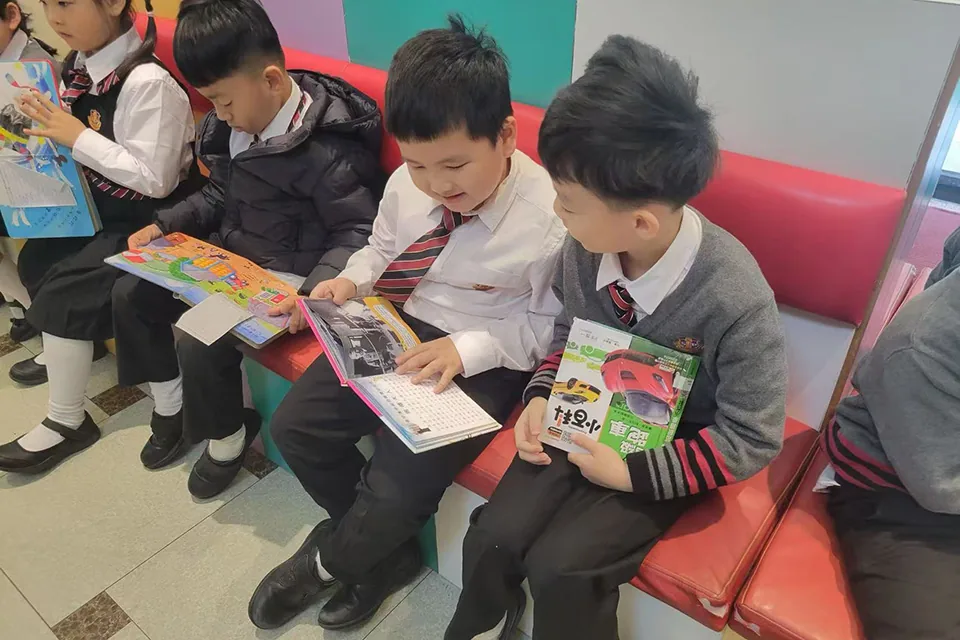 到圖書館閱讀