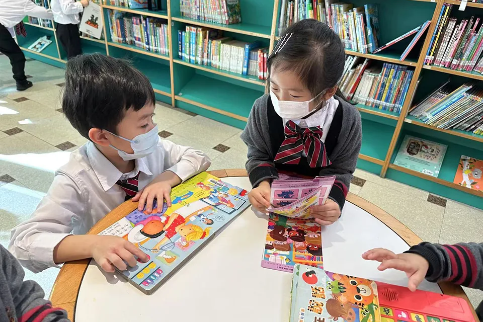 到圖書館閱讀