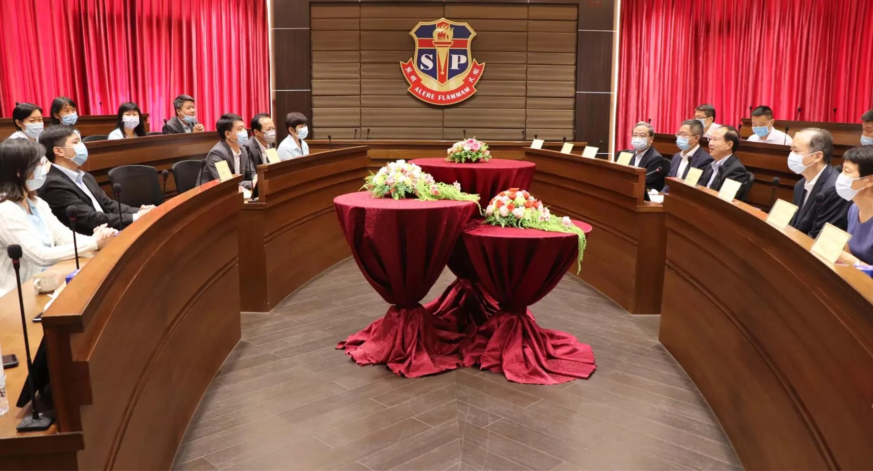中聯辦主任傅自應走訪聖保祿學校