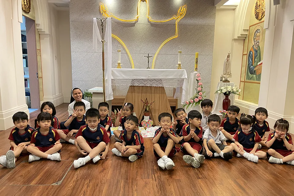 幼稚園聖母月祈禱聚會