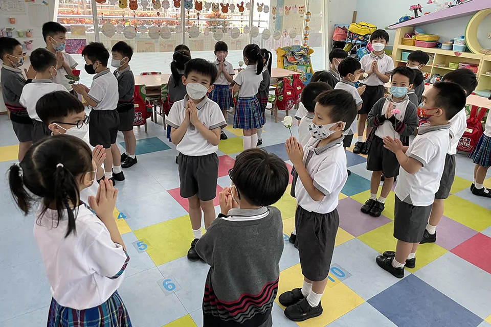 幼稚園聖母月祈禱聚會