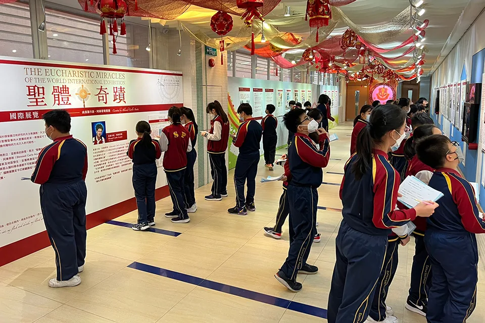參觀【聖體奇蹟】國際展覽