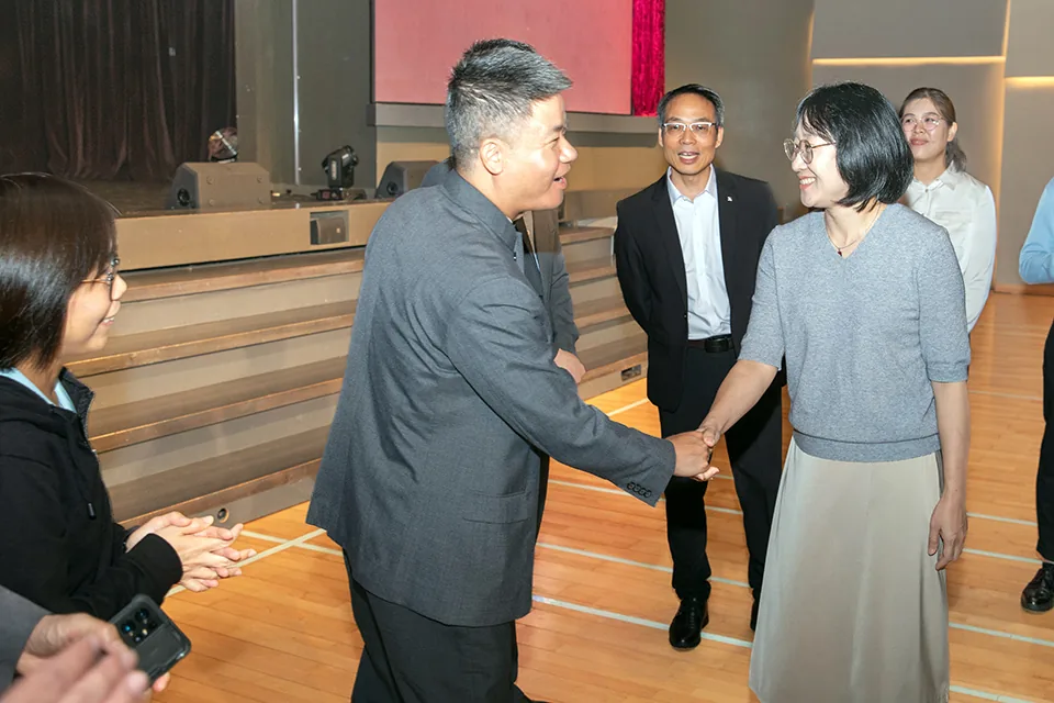 廣西藝術學院團隊到校參訪