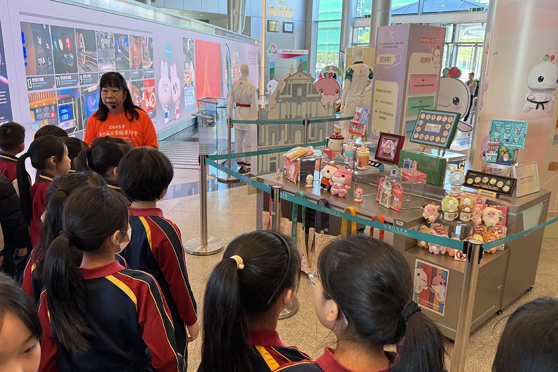 參觀「第十五屆全國運動會」宣傳教育展
