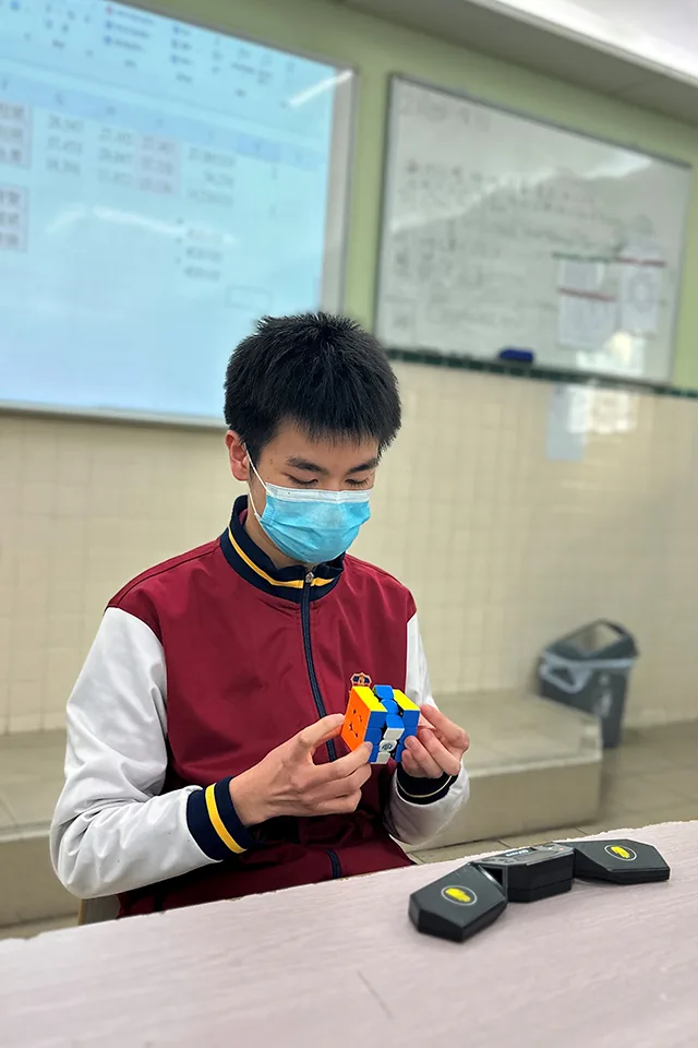 22-23數學科活動(三階魔方比賽)