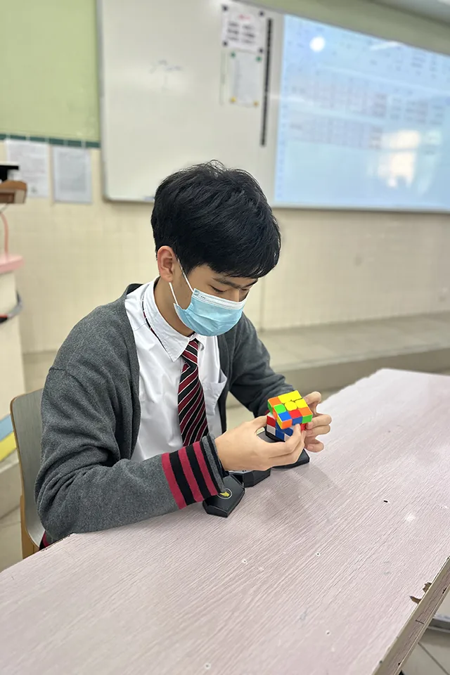 22-23數學科活動(三階魔方比賽)