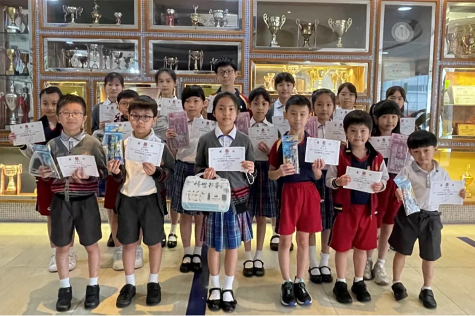 賀國慶七十三週年暨小學國文書法比賽
