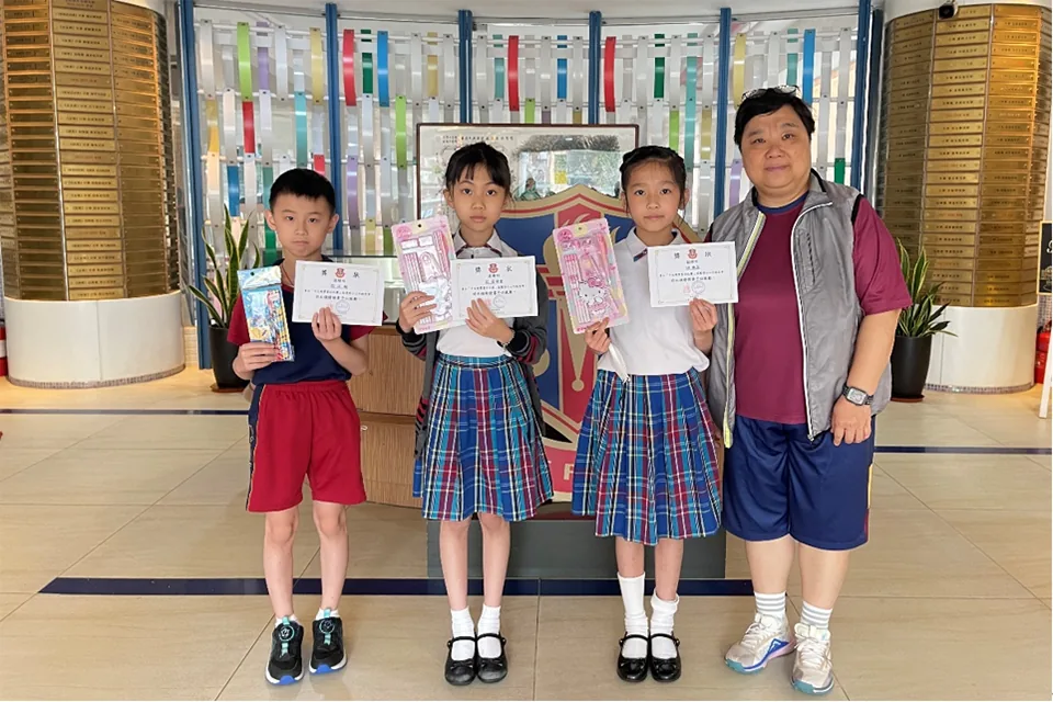 賀國慶七十三週年暨小學國文書法比賽