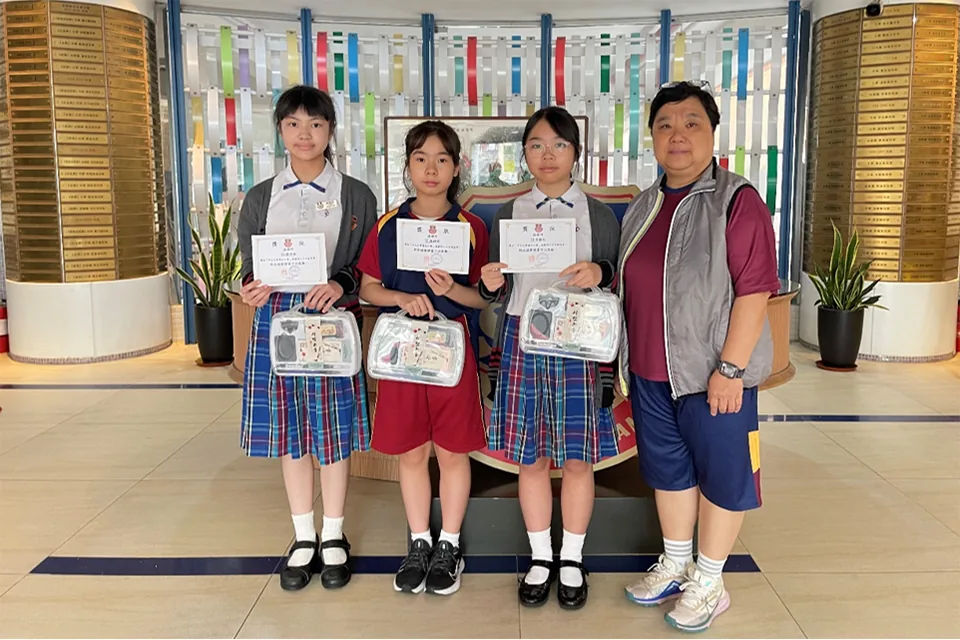 賀國慶七十三週年暨小學國文書法比賽