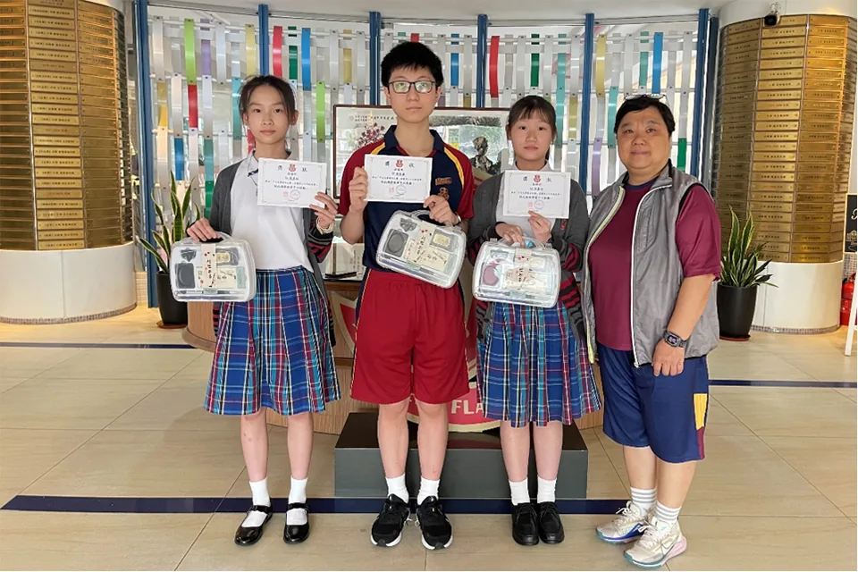 賀國慶七十三週年暨小學國文書法比賽