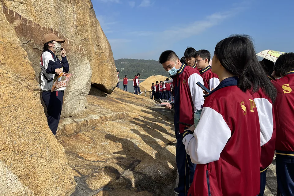 高一文組同學參加黑沙龍爪角地質考察活動