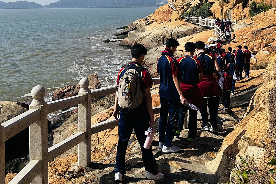 高一文組同學參加黑沙龍爪角地質考察活動