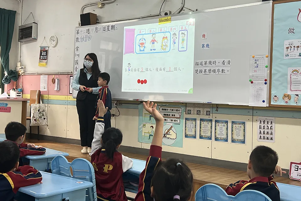 11月21日小學部數學科組長李秋平老師進行了一節引領課
