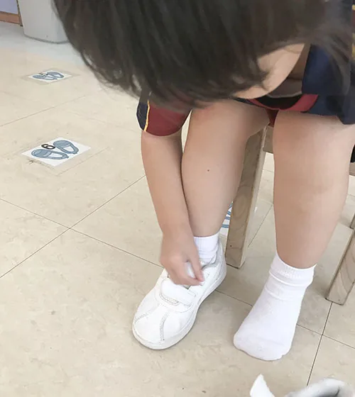 穿鞋的方法