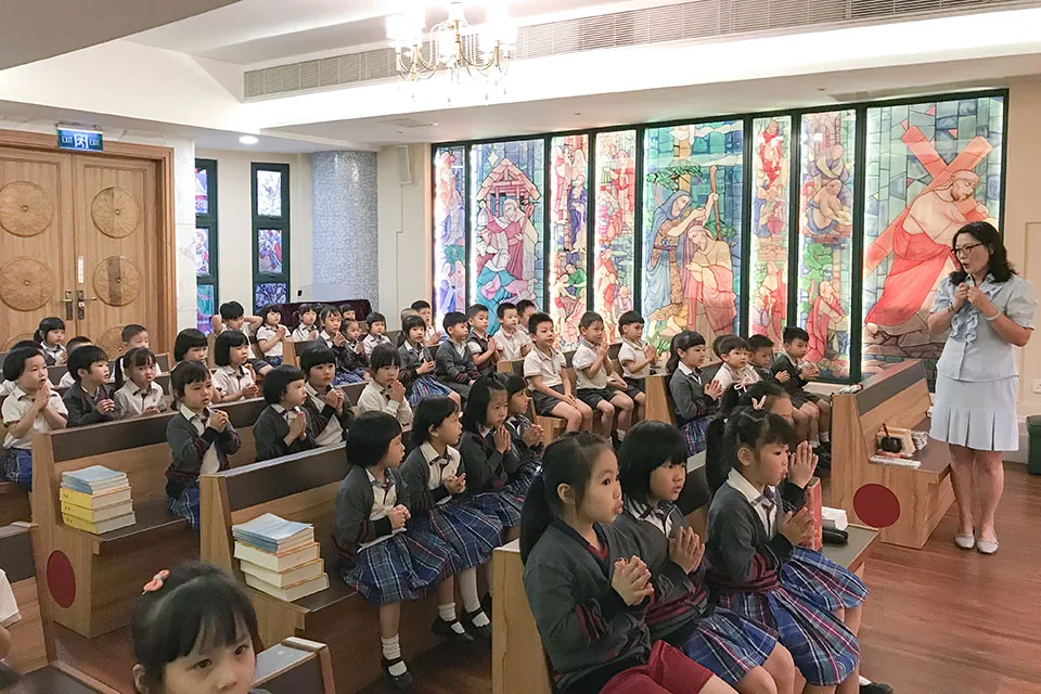 頌唸玫瑰經