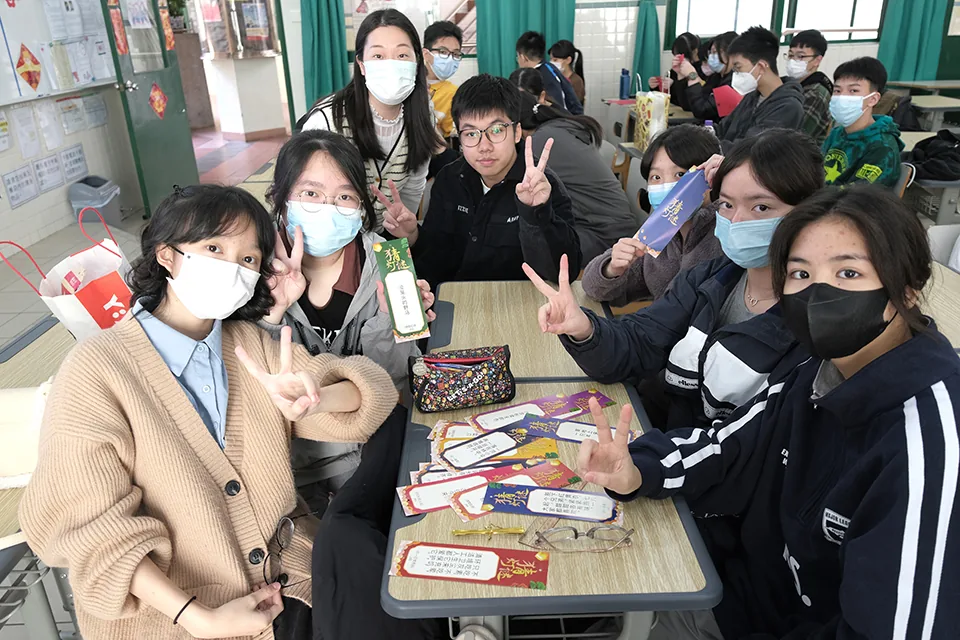 舉辦中華文化體驗日活動推廣非物質文化遺產