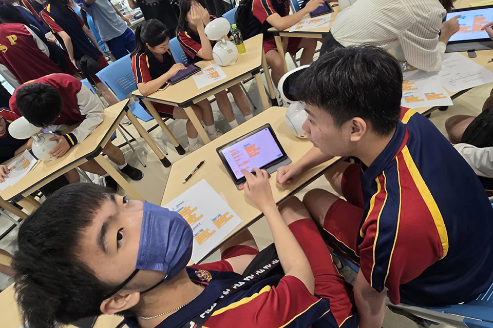 我校高中學生參加理工科職業技術工作坊