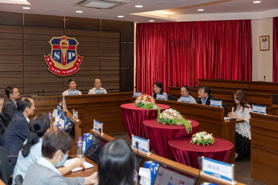 海南教育代表團到校訪問交流
