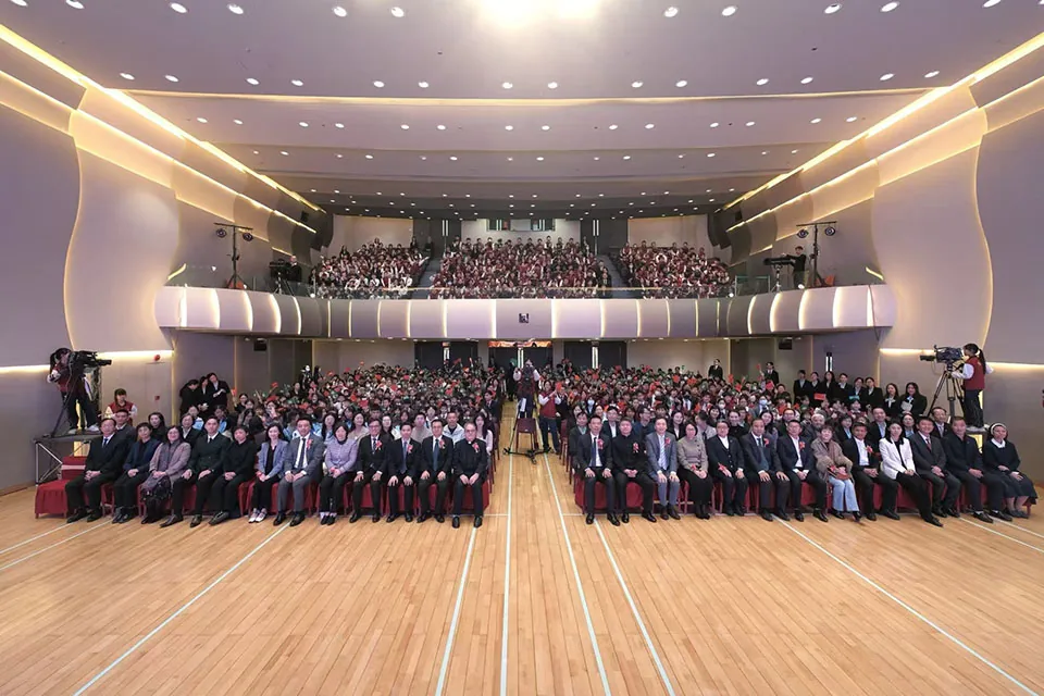 聖保祿學校舉辦「恩典滿祿賀雙慶」慶祝祖國建國75週年及澳門回歸25周年