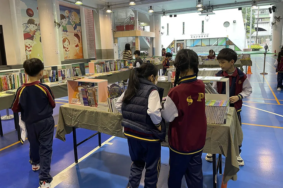2月校圖書展