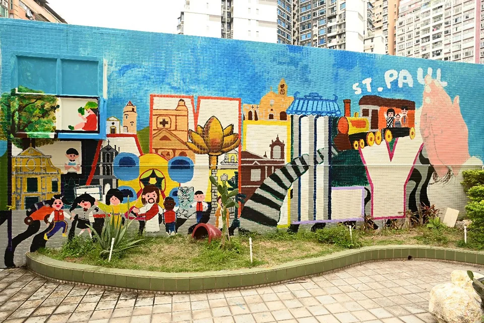黎鴻昇主教天台花園壁畫創作