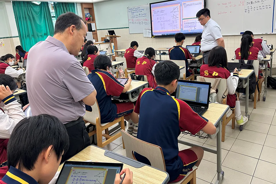 課程專家駐校調研