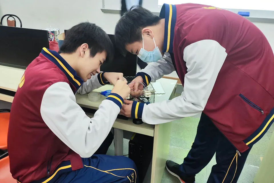我校學生參力校園氣象監測比賽獲益良多