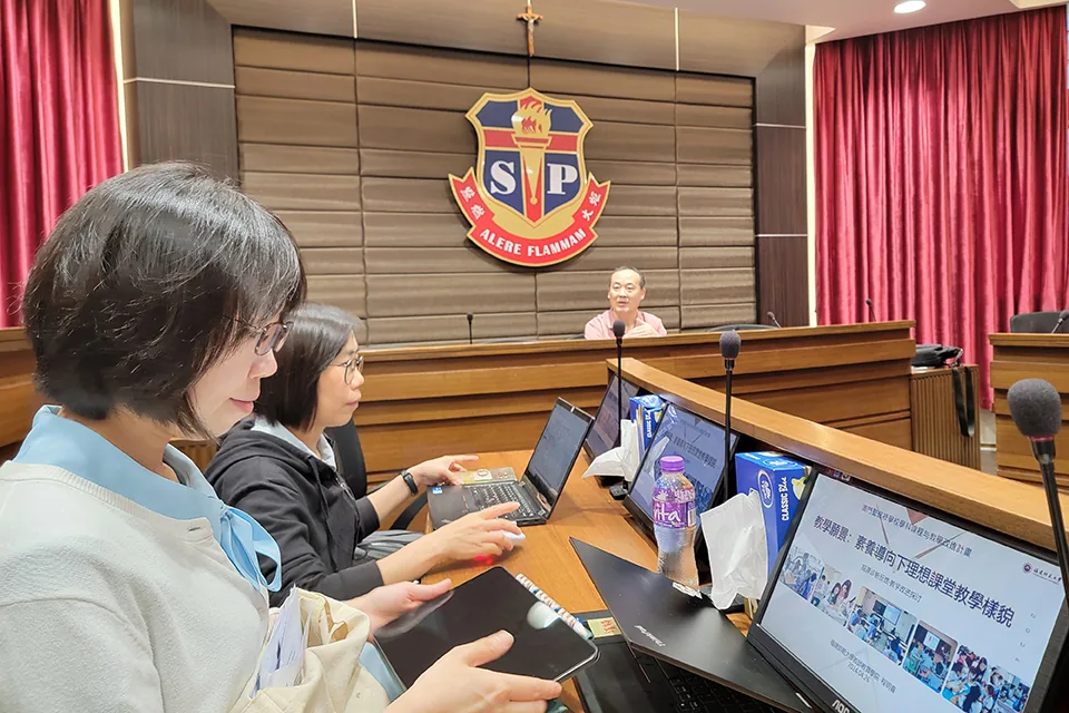 課程專家駐校調研