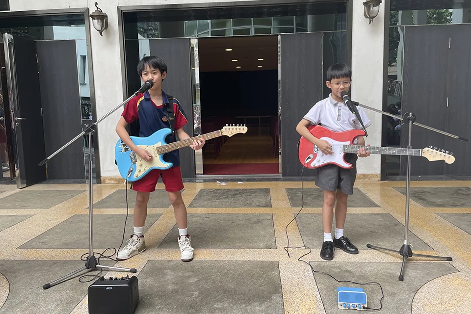 學生校園街頭表演
