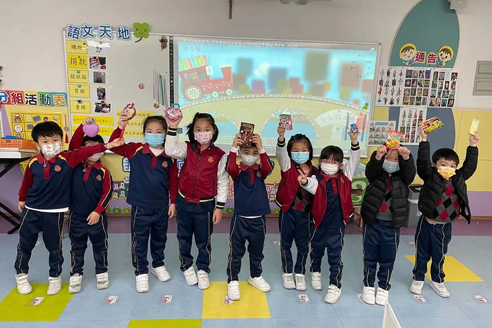 K3參觀超級市場