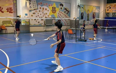 羽毛球中小組及高小組單打比賽