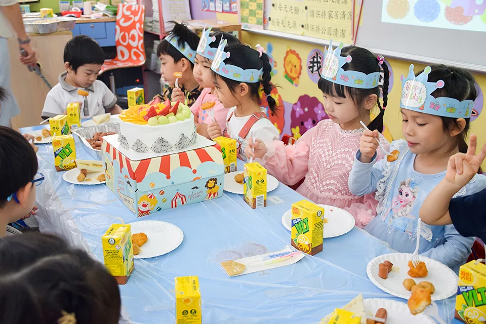 幼稚園3-4月生日會