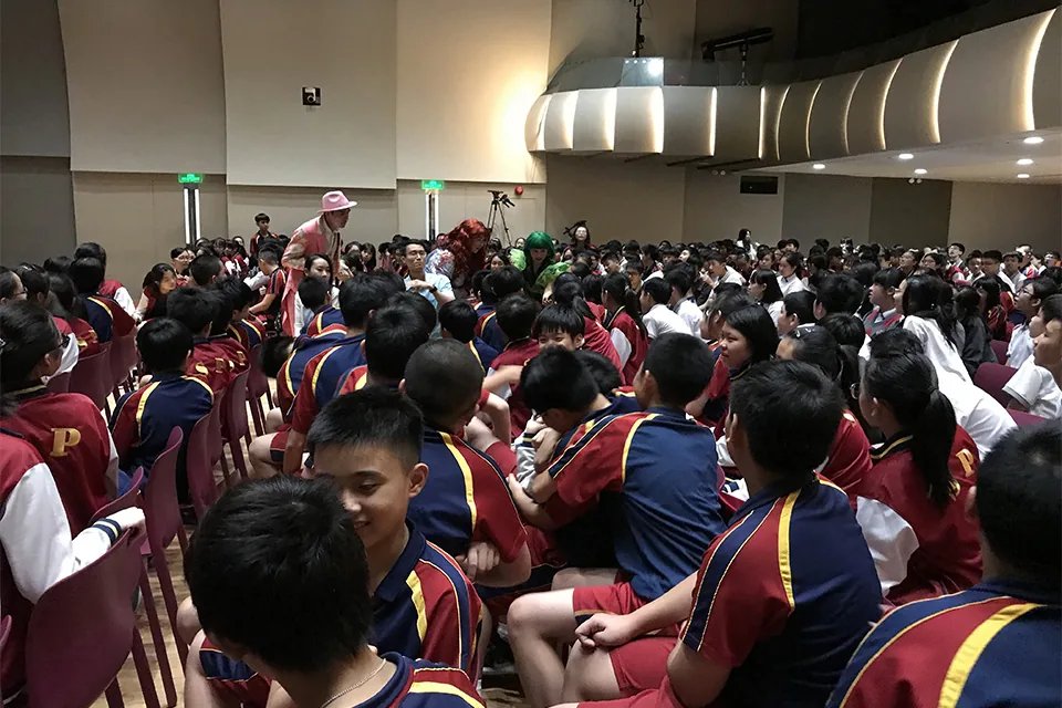 性教育巡迴話劇''盲目的愛情魔法陣''