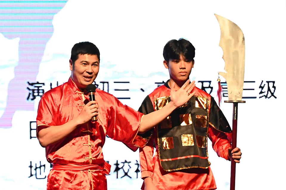 「英雄如夢，何曾夢覺」——中文科聯級公演
