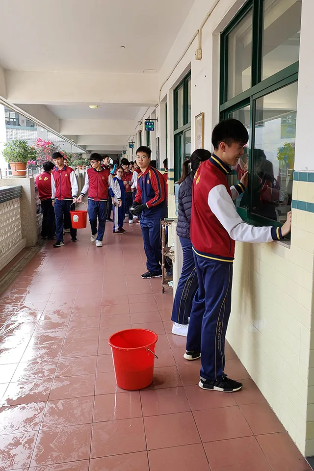 中學生「學校清潔巡禮」