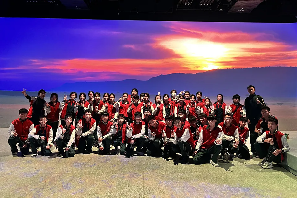 參觀「幻影空間」及體驗「 高爾夫嘉年華」