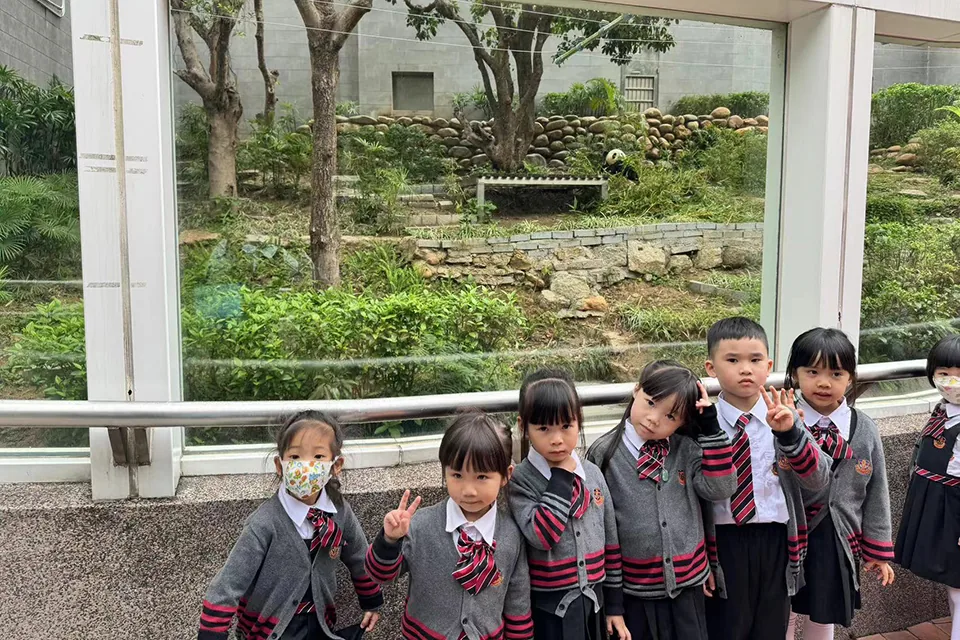 K2參觀大熊貓館