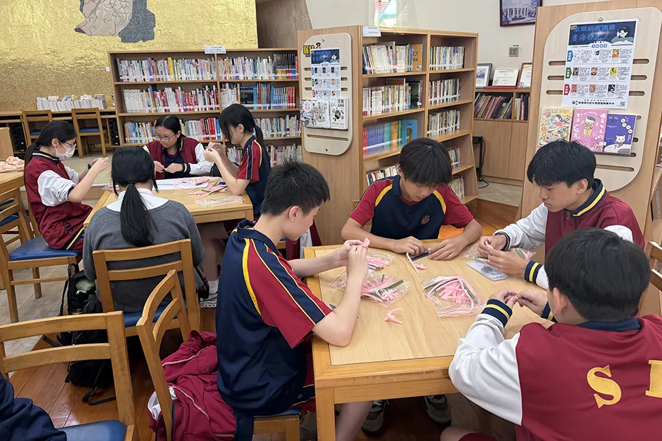 中學愛心義工小組母親節活動