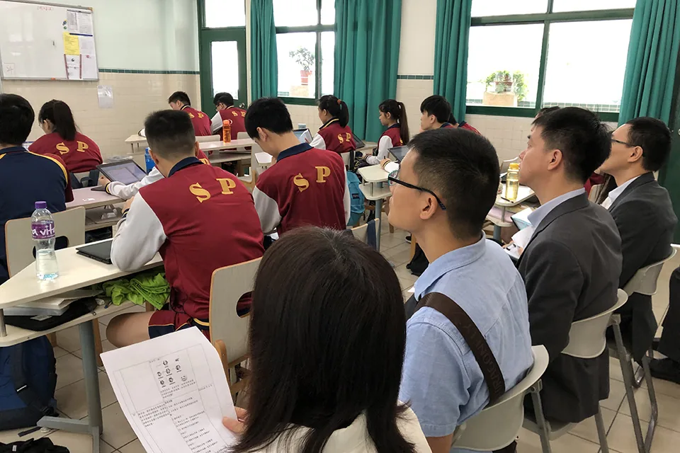 澳門中山兩地老師教育科研交流活動