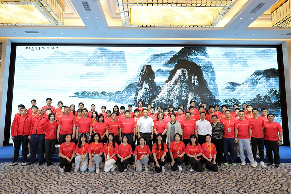 奮鬥百年路，啓航新征程——澳門青少年北京學習參訪團