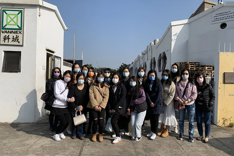 參觀電子回收處理埸
