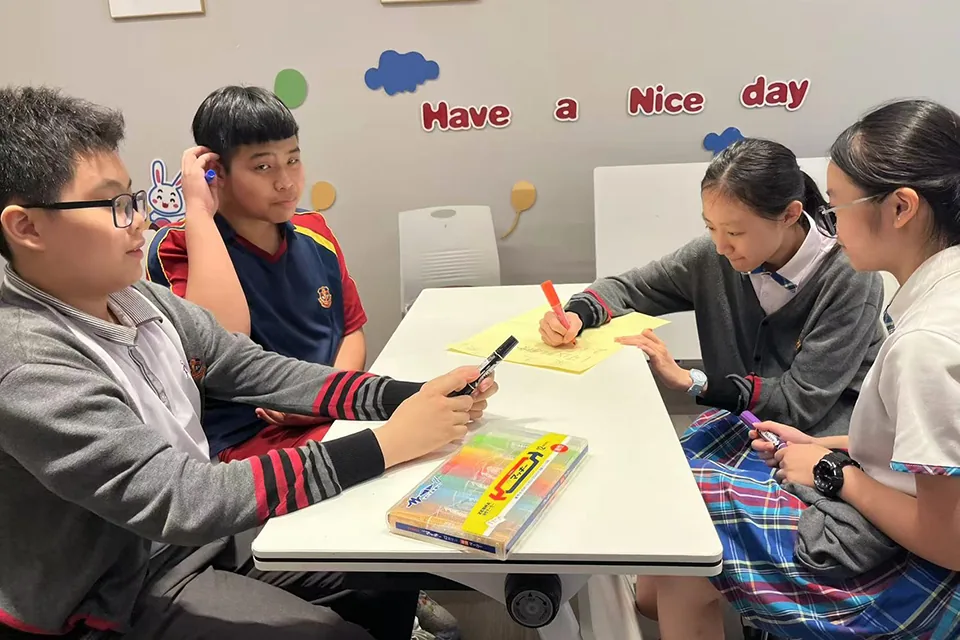 社交小組—桌上談「友」