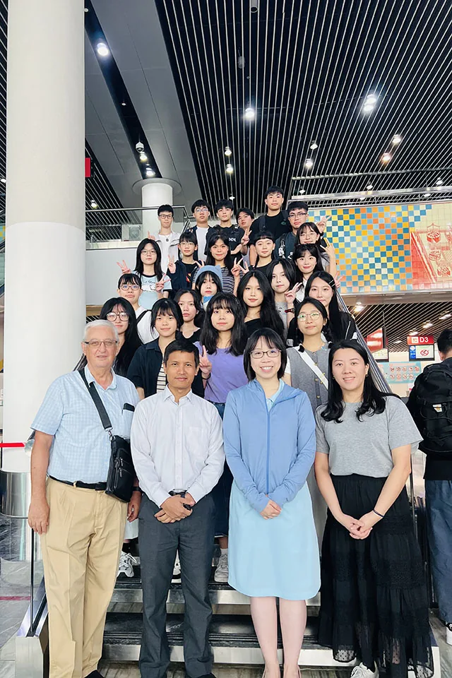 高三級畢業旅行