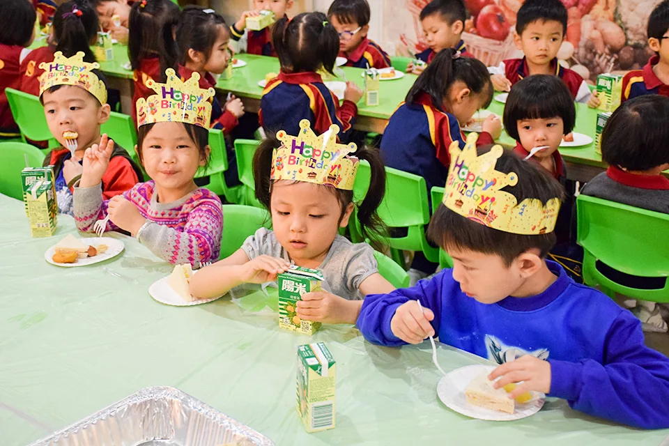 幼稚園11月12月生日會