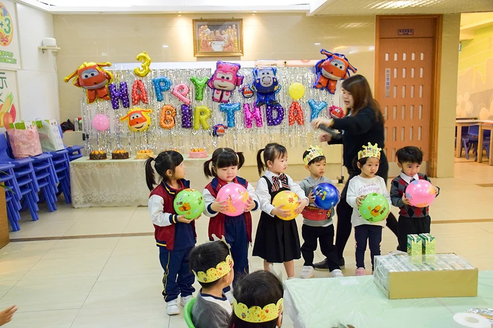 幼稚園11月12月生日會