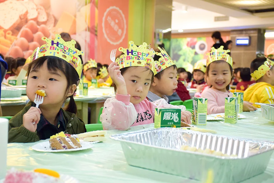 幼稚園11月12月生日會