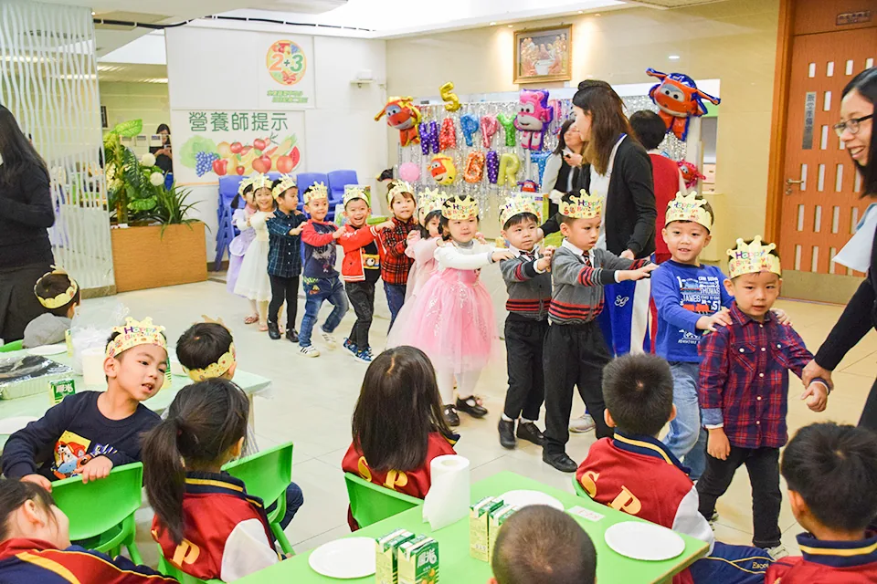 幼稚園11月12月生日會